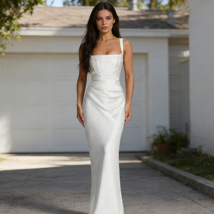 Damer Elegant Siden Maxi Klänning med Off-Shoulder Design och Figursydd Passform Mirla-Eva Jonsson