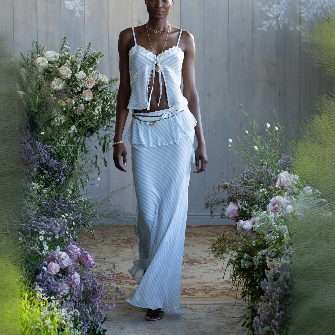 Damer Elegant Skjortklänning med Volanger och Transparenta Insatser Mirla-Eva Jonsson