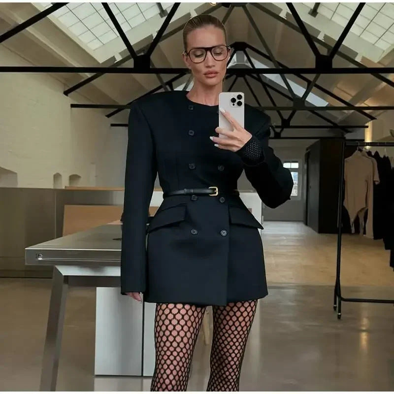 Damer Elegant Skräddarsydd Blazer med snygg dubbelknapplist Mirla-Eva Jonsson