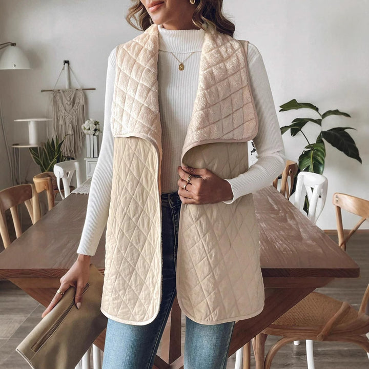 Damer Elegant Steppväst med vid krage och praktiska fickor Mirla-Eva Jonsson
