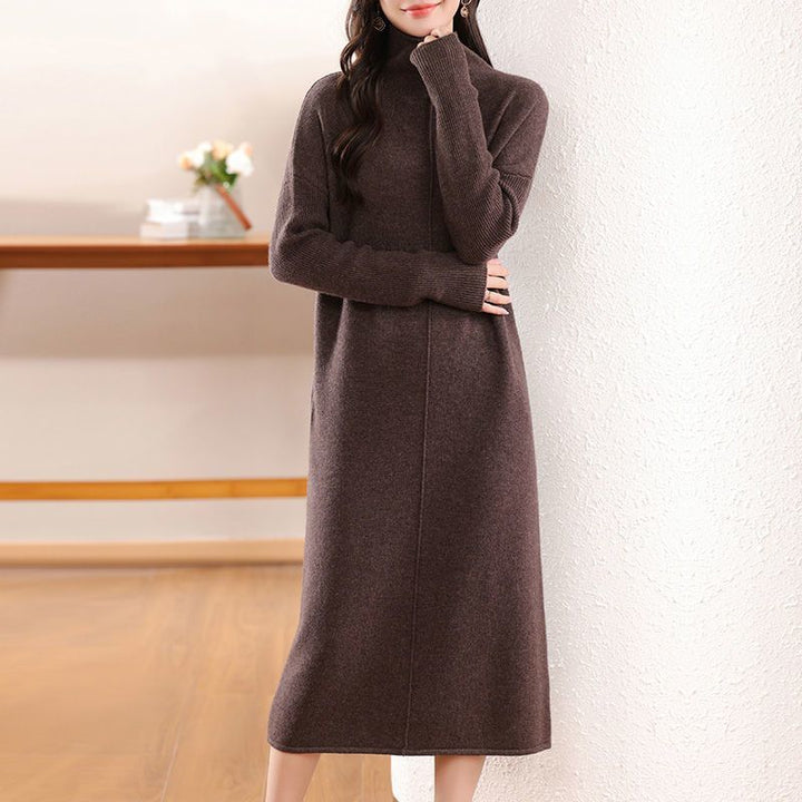 Damer Elegant Stickad Klänning med Rullkrage och Oversized Skärning Eva Jonsson-Eva Jonsson