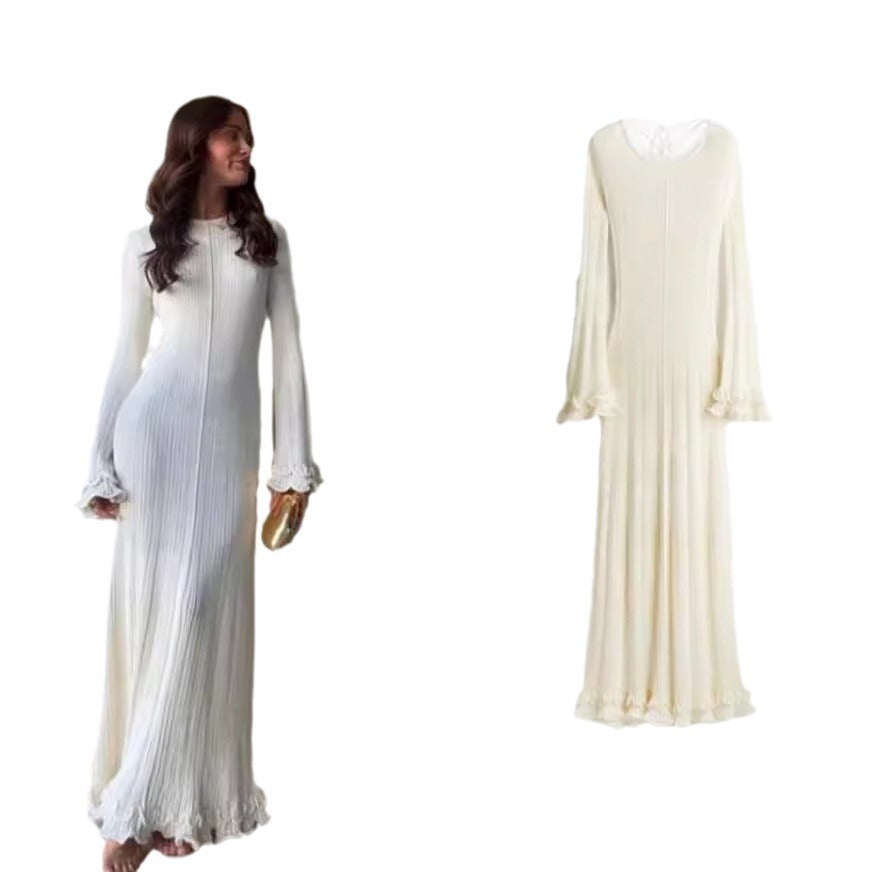 Damer Elegant Stickad Klänning med Rynkdetaljer och Långa Ärmar Mirla-Eva Jonsson