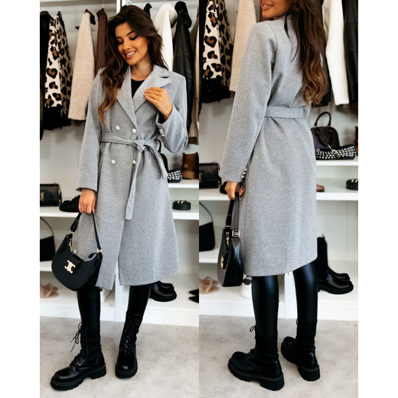 Damer Elegant Trenchcoat med asymmetrisk skärning och bälte Mirla-Eva Jonsson