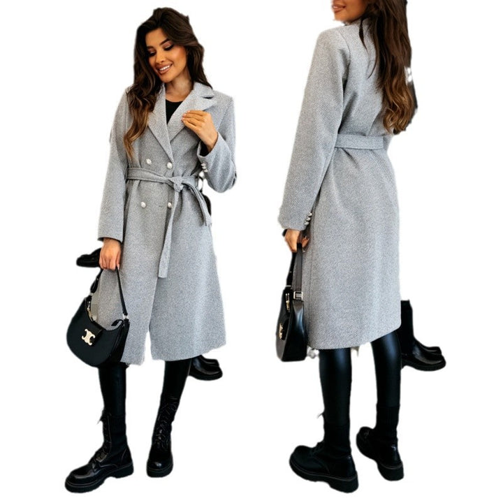 Damer Elegant Trenchcoat med asymmetrisk skärning och bälte Mirla-Eva Jonsson