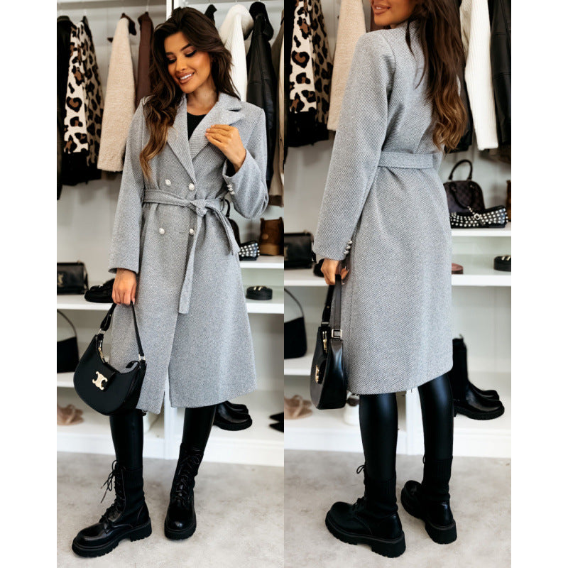 Damer Elegant Trenchcoat med asymmetrisk skärning och bälte Mirla-Eva Jonsson