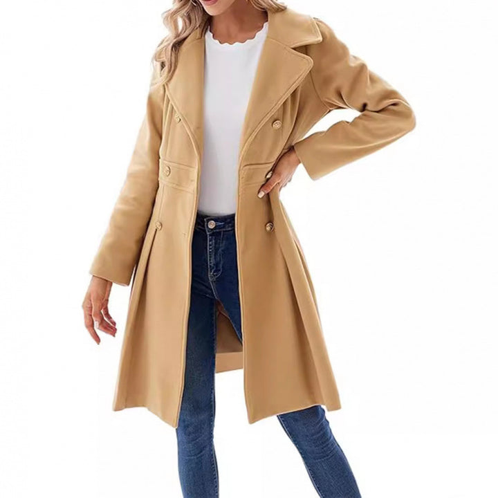 Damer Elegant Trenchcoat med figursydd skärning och plisserad detalj Mirla-Eva Jonsson