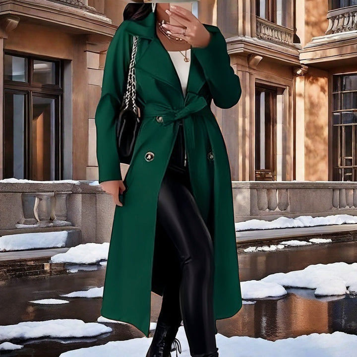 Damer Elegant Trenchcoat med midjeband och dubbelknäppta detaljer Mirla-Eva Jonsson