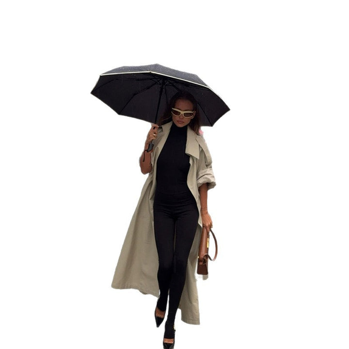 Damer Elegant Trenchcoat med öppna ärmar och modern skärning Mirla-Eva Jonsson