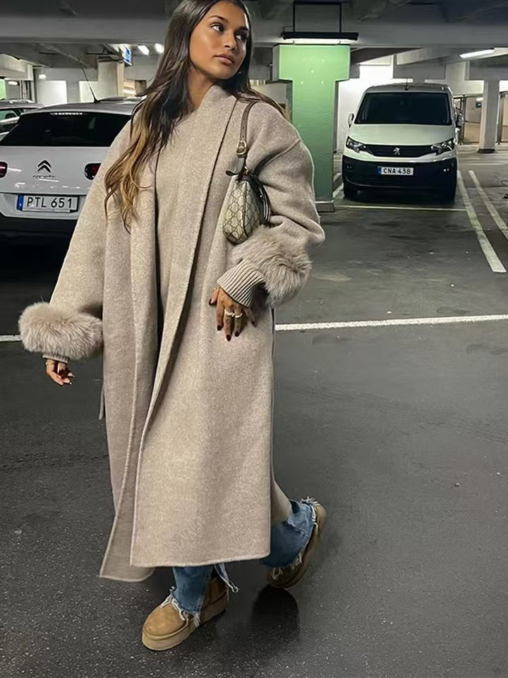 Damer Elegant Ullkappa med lyxiga Kappärmar Mirla-Eva Jonsson