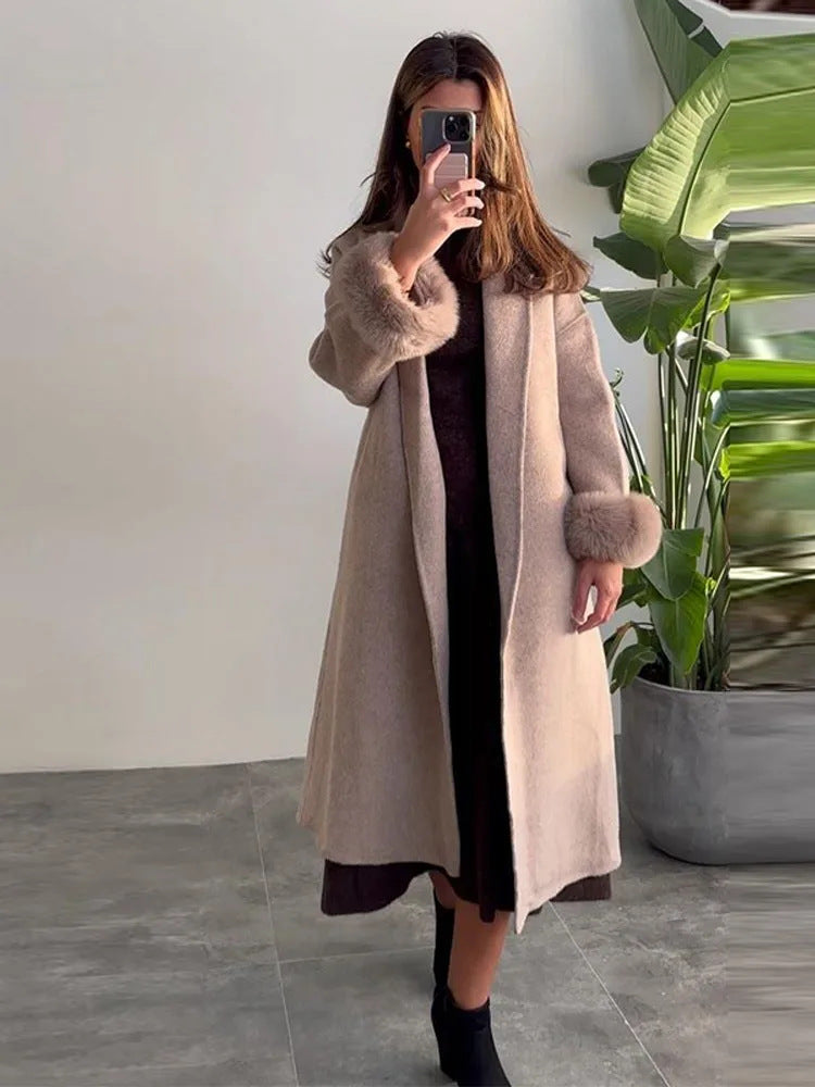 Damer Elegant Ullkappa med lyxiga Kappärmar Mirla-Eva Jonsson