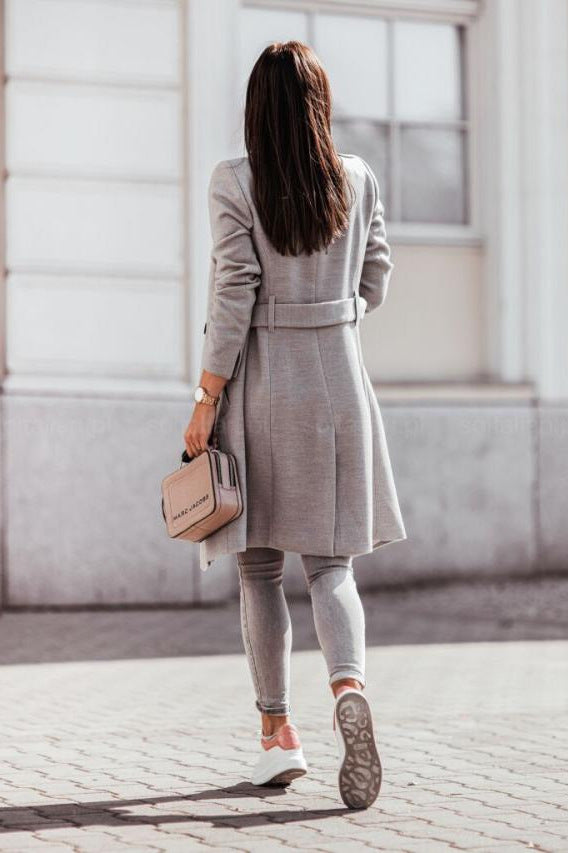 Damer Elegant Ullkappa med oversized passform och strukturerade ärmar Mirla-Eva Jonsson
