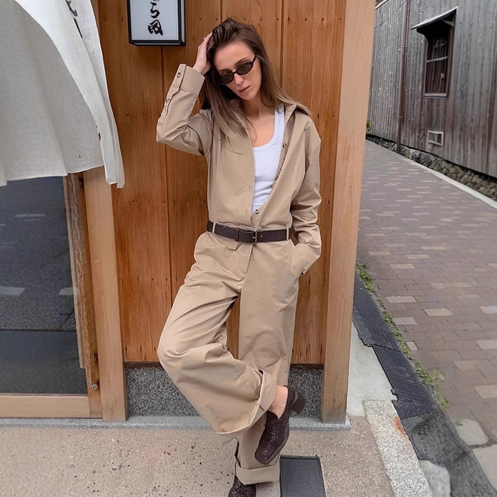 Damer Elegant Utility-Jumpsuit med figursydd design och praktiska fickor Eva Jonsson-Eva Jonsson