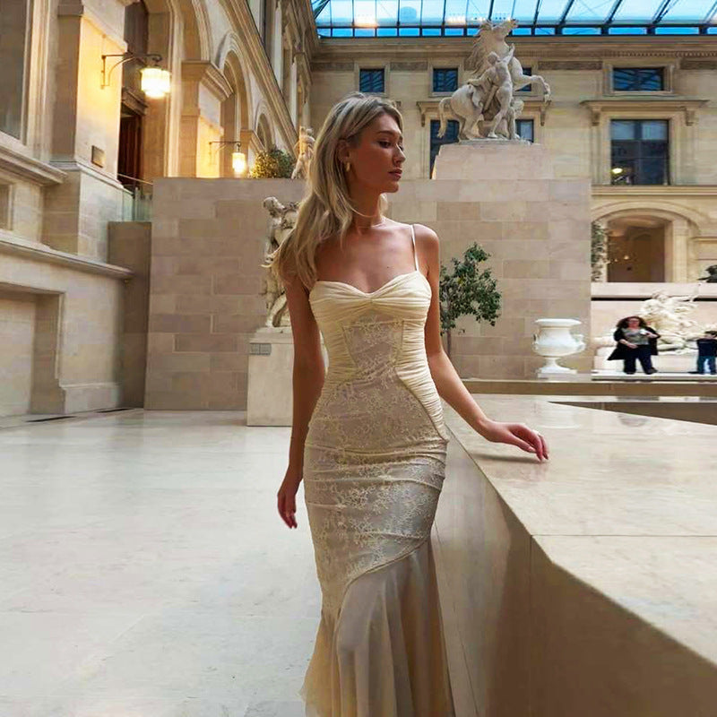 Damer Elegant Wickeldress med rynkor och asymmetrisk kjol Mirla-Eva Jonsson
