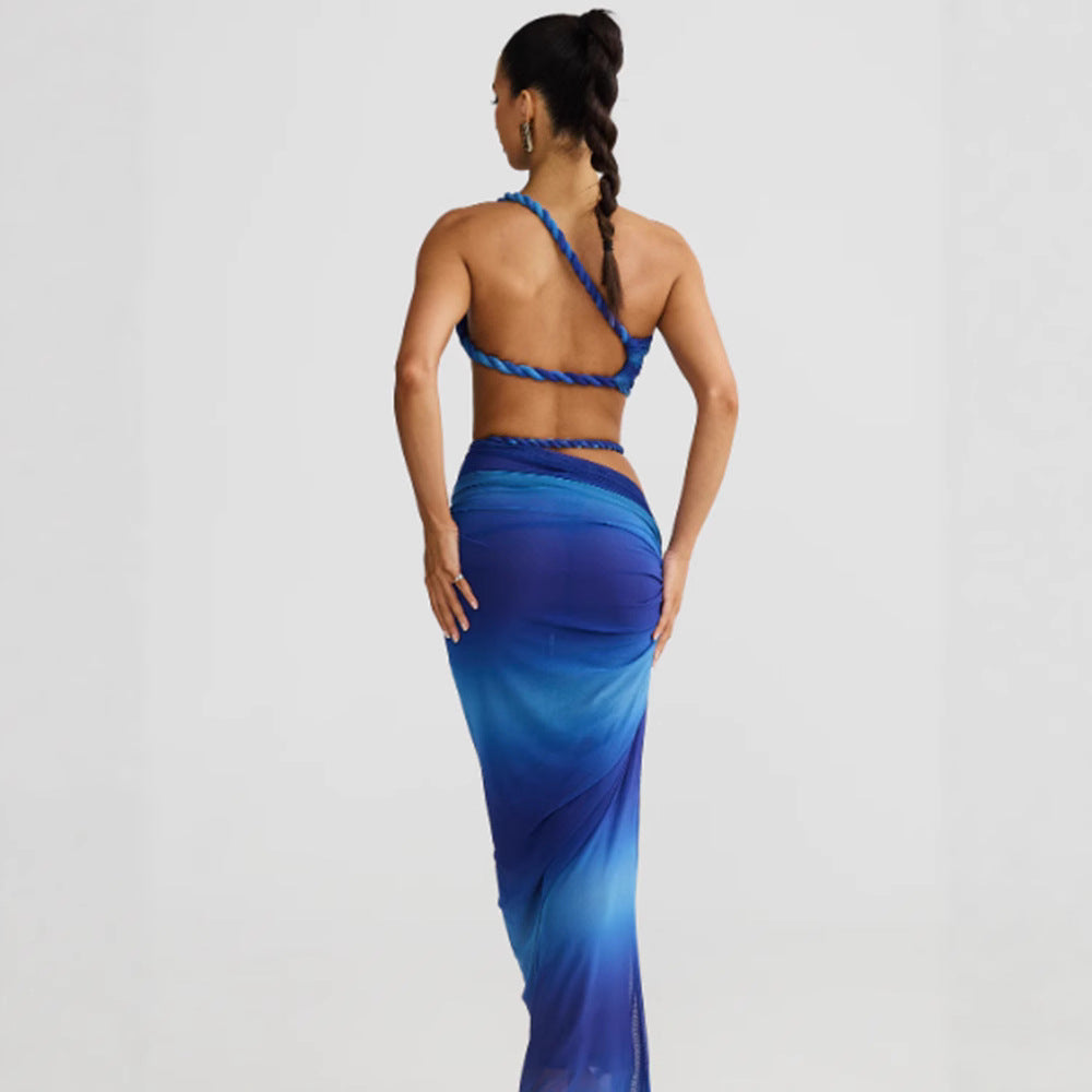 Damer Elegant Wrap Klänning med Sido Rynkor och Högt Skuret Design Mirla-Eva Jonsson