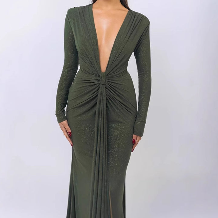 Damer Elegant Wrap Klänning med djup V-ringning och figursydd design Mirla-Eva Jonsson
