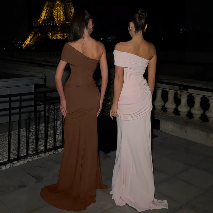 Damer Elegant Wrap-klänning med asymmetrisk överdel och figurnära fåll Mirla-Eva Jonsson