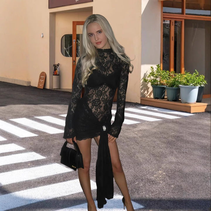 Damer Elegant Wrap-klänning med blommiga spetsdetaljer och asymmetrisk fåll Mirla-Eva Jonsson