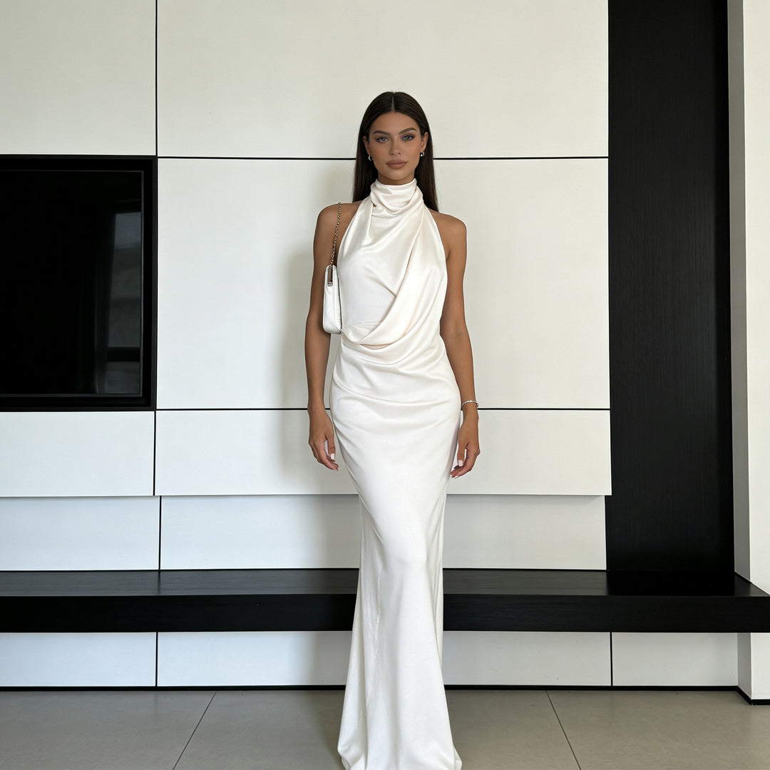 Damer Elegant aftenkjole med asymmetrisk krave Mirla-Eva Jonsson