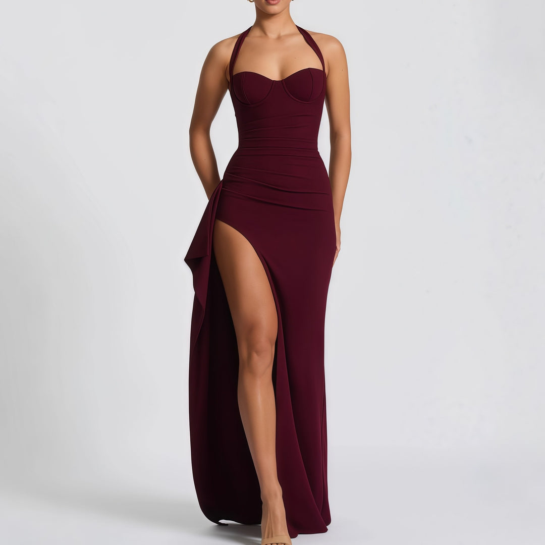 Damer Elegant aftenkjole med raffineret split og strapless design Mirla-Eva Jonsson