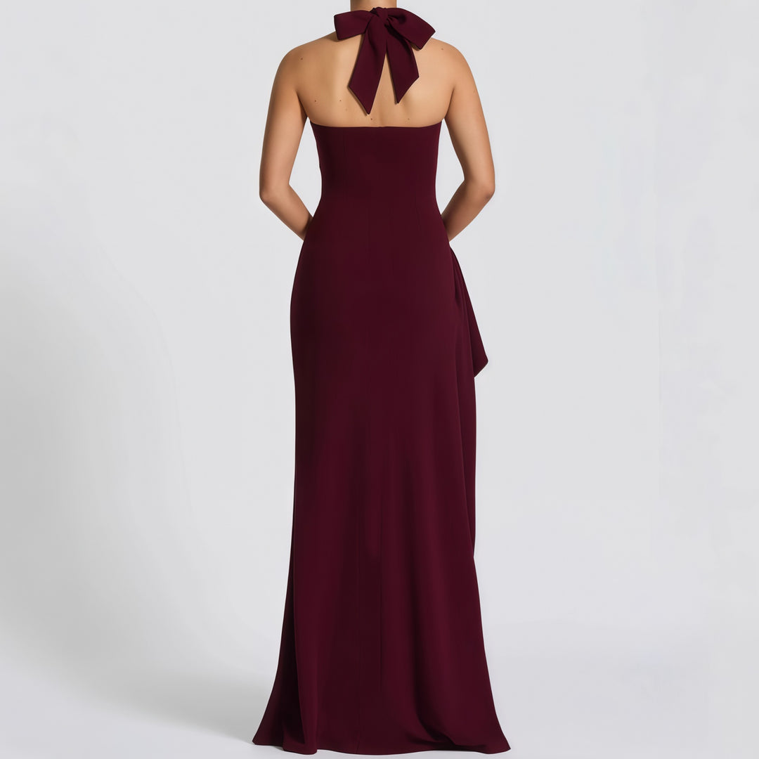 Damer Elegant aftenkjole med raffineret split og strapless design Mirla-Eva Jonsson