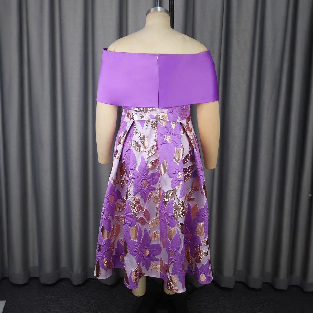 Damer Elegant aftenkjole med skulderfri applikation og florale motiver Mirla-Eva Jonsson