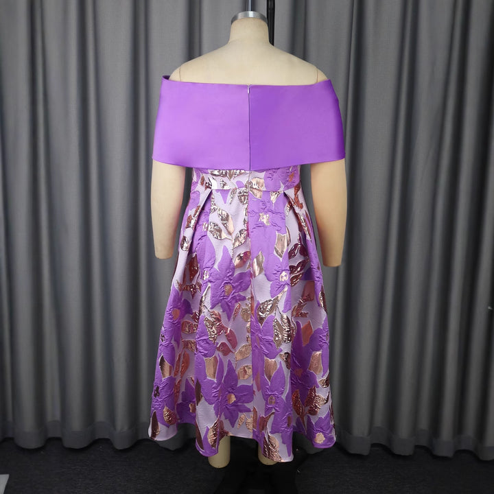 Damer Elegant aftenkjole med skulderfri applikation og florale motiver Mirla-Eva Jonsson