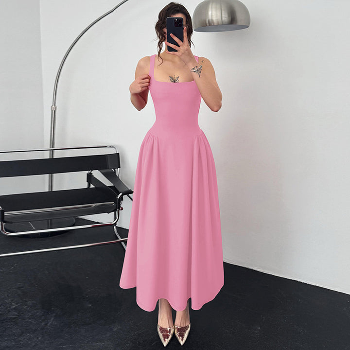 Damer Elegant aftondress med fyrkantig halsringning och flödande kjol Mirla-Eva Jonsson