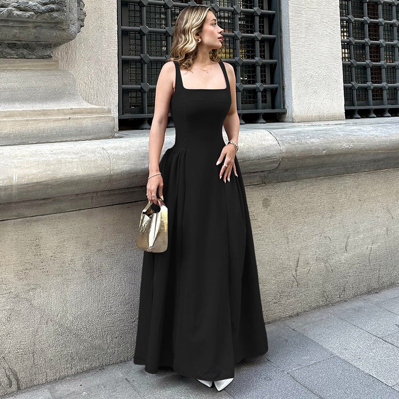 Damer Elegant aftondress med fyrkantig halsringning och flödande kjol Mirla-Eva Jonsson