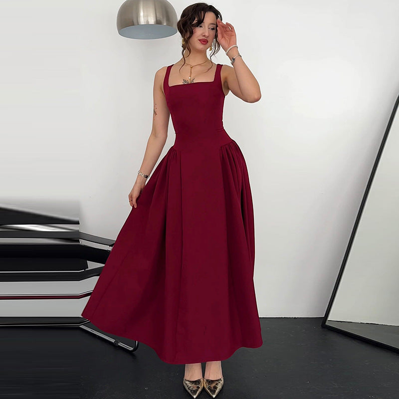 Damer Elegant aftondress med fyrkantig halsringning och flödande kjol Mirla-Eva Jonsson