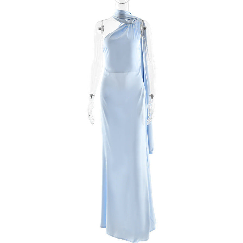 Damer Elegant asymmetrisk aftonklänning med smal skärning och raffinerade detaljer Mirla-Eva Jonsson