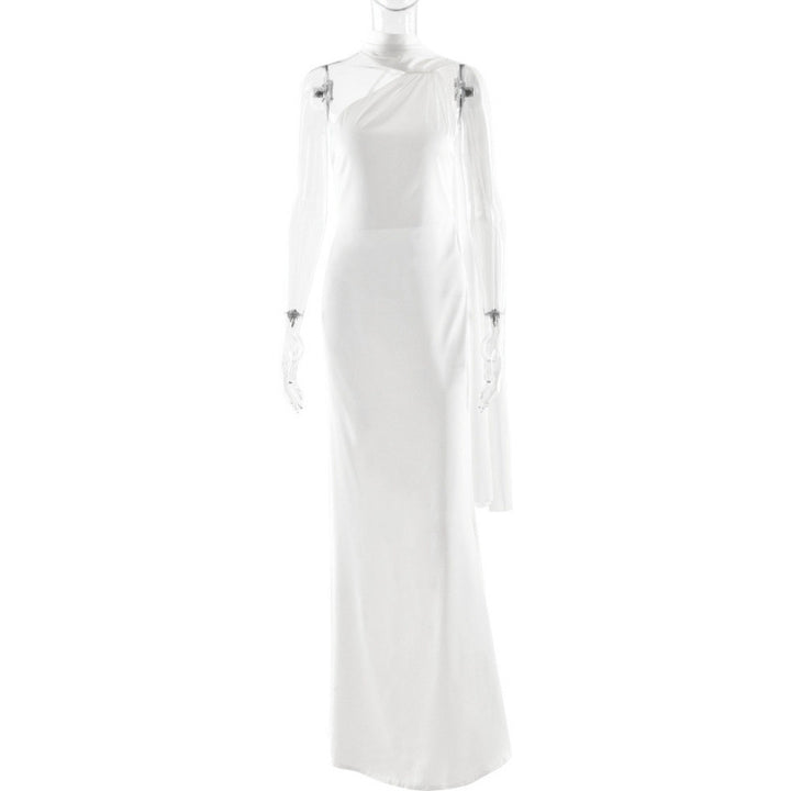 Damer Elegant asymmetrisk aftonklänning med smal skärning och raffinerade detaljer Mirla-Eva Jonsson