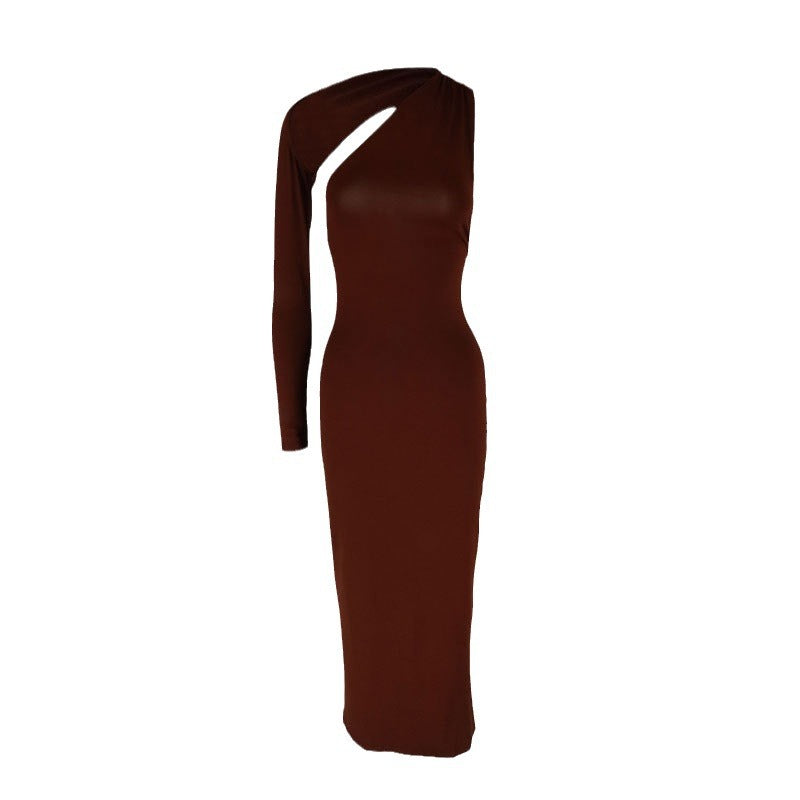 Damer Elegant asymmetrisk maxiklänning med en ärm och figurformad silhuett Mirla-Eva Jonsson