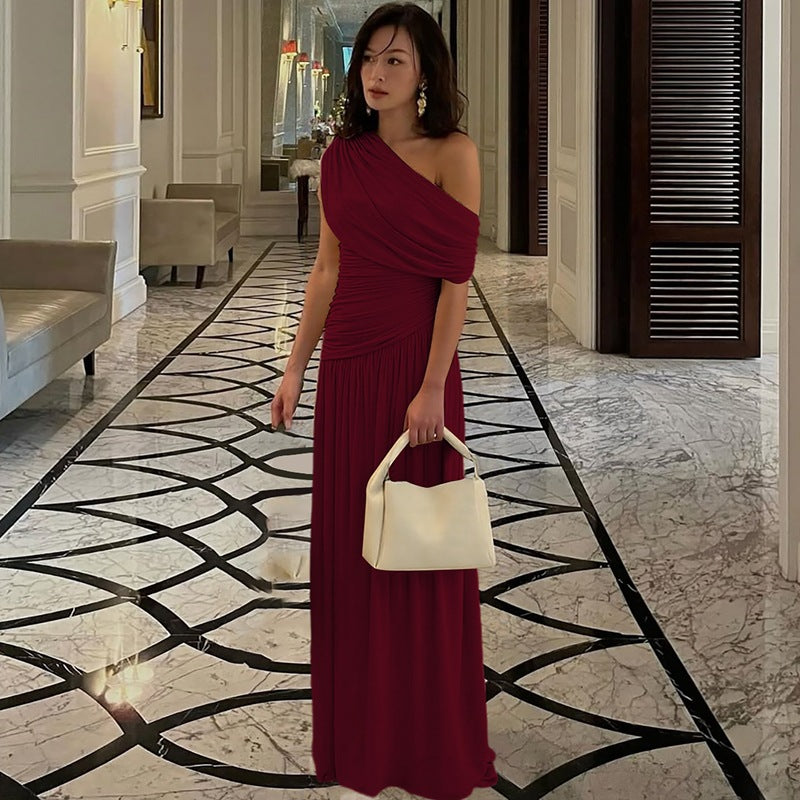 Damer Elegant asymmetrisk maxiklänning med rynkor Mirla-Eva Jonsson