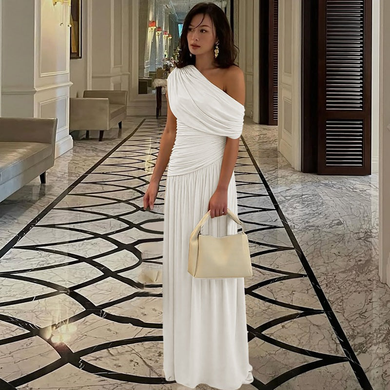 Damer Elegant asymmetrisk maxiklänning med rynkor Mirla-Eva Jonsson