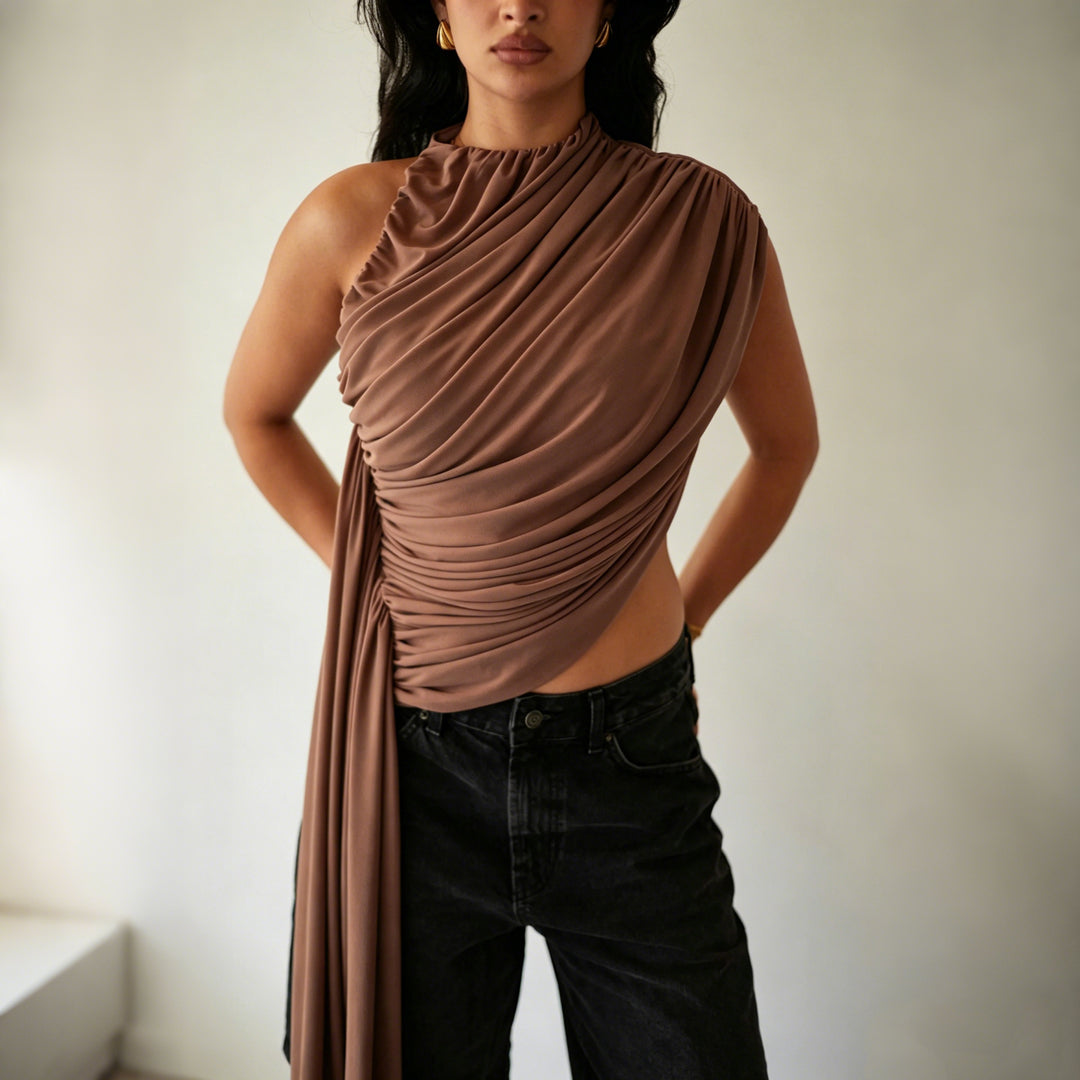 Damer Elegant asymmetrisk topp med draperingar Mirla-Eva Jonsson