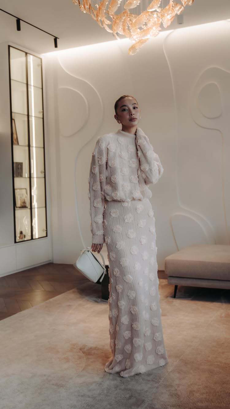 Damer Elegant broderad Maxiklänning Mirla-Eva Jonsson