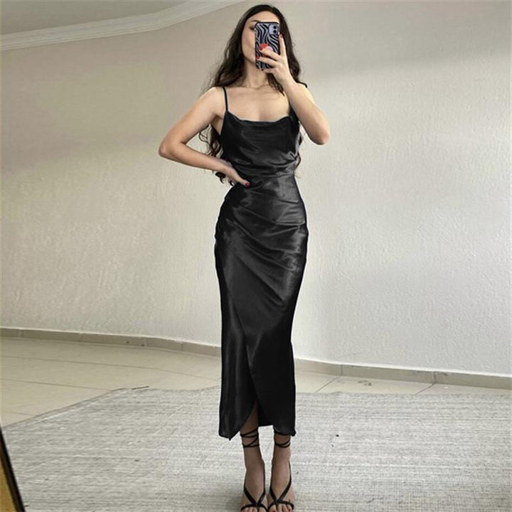 Damer Elegant draperad maxiklänning med sexig slits och smala spaghetti-bärande Mirla-Eva Jonsson