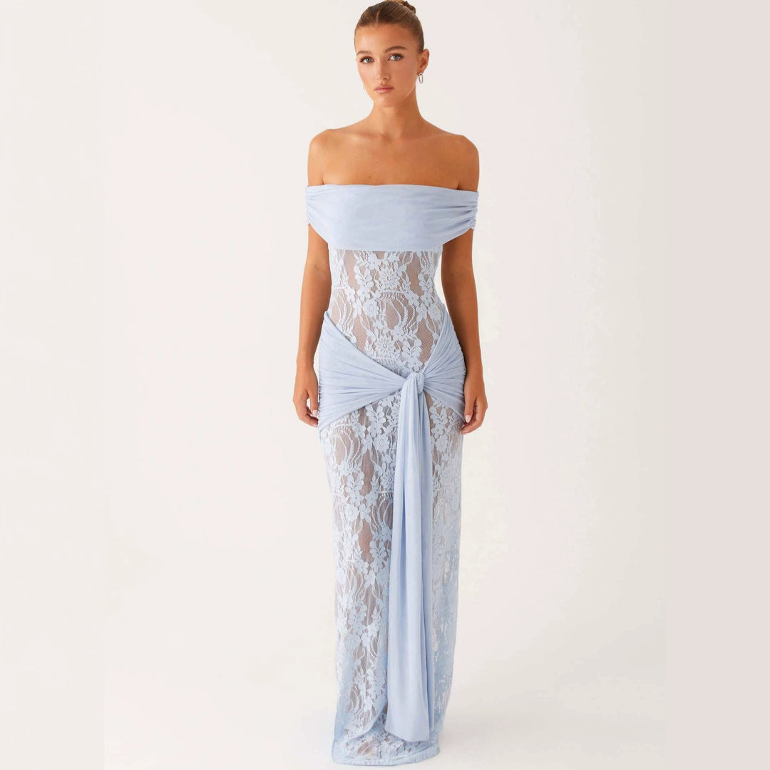 Damer Elegant draperat spetsklänning med off-shoulder design Mirla-Eva Jonsson