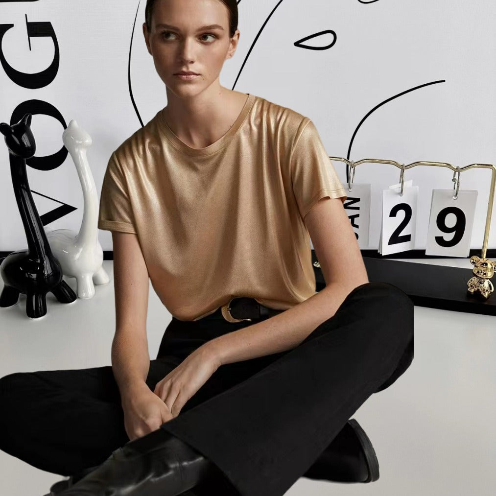 Damer Elegant glänsande T-shirt med rundhals och lös passform Eva Jonsson-Eva Jonsson
