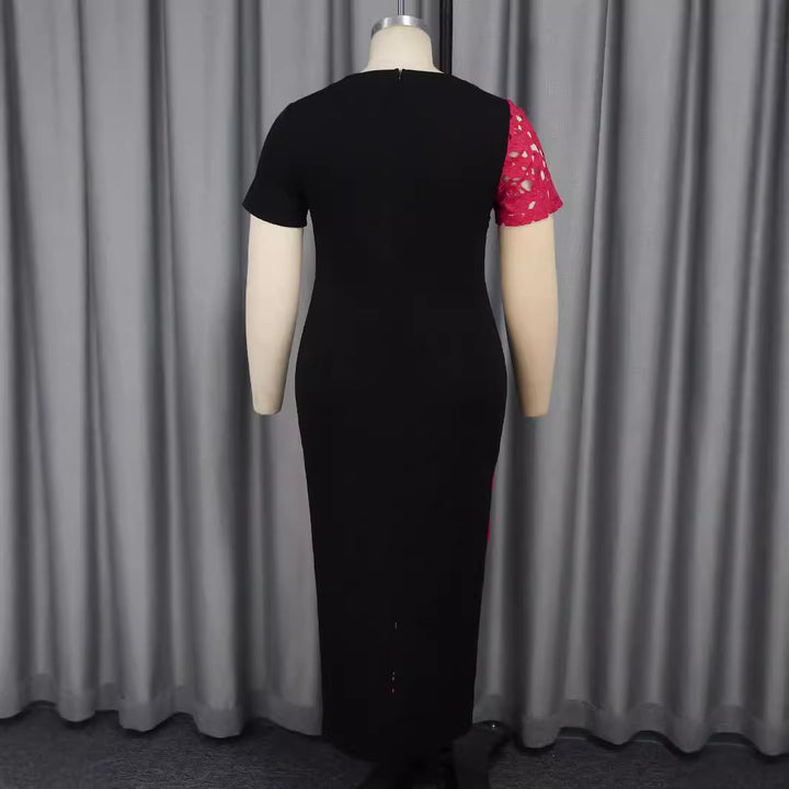 Damer Elegant klänning med spetsdetaljer och figurnära snitt Mirla-Eva Jonsson