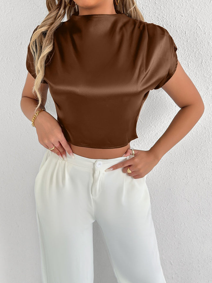 Damer Elegant kortärmad blus med modern ståkrage Mirla-Eva Jonsson