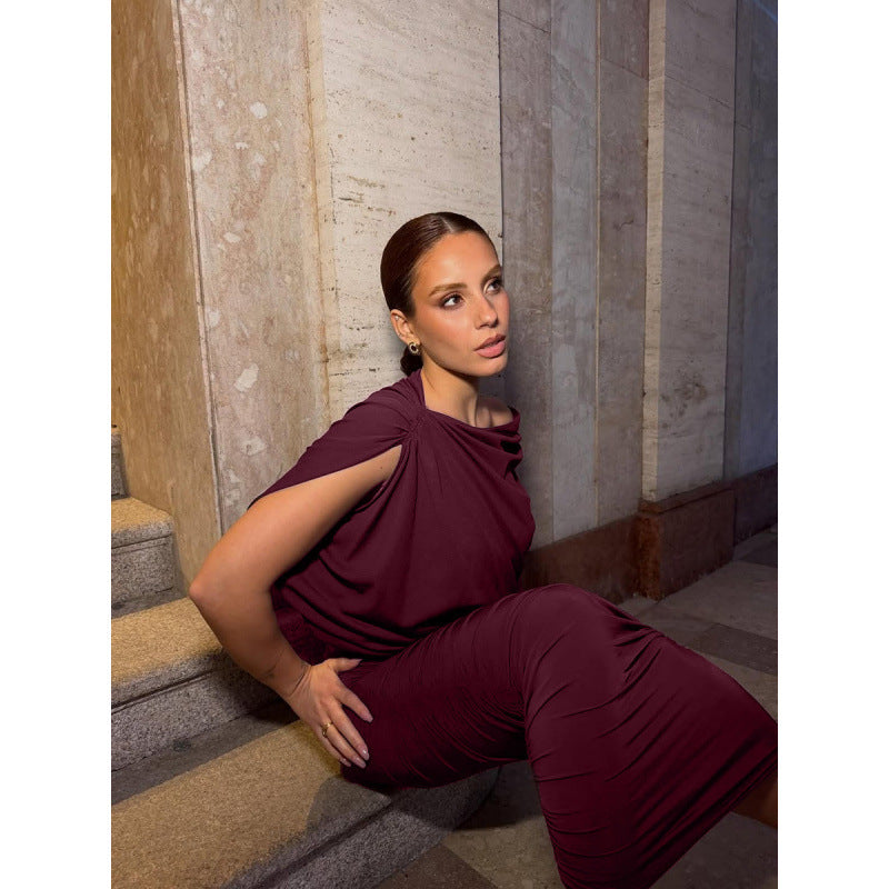 Damer Elegant kvällsklänning med asymmetrisk skärning och rynkade detaljer Mirla-Eva Jonsson