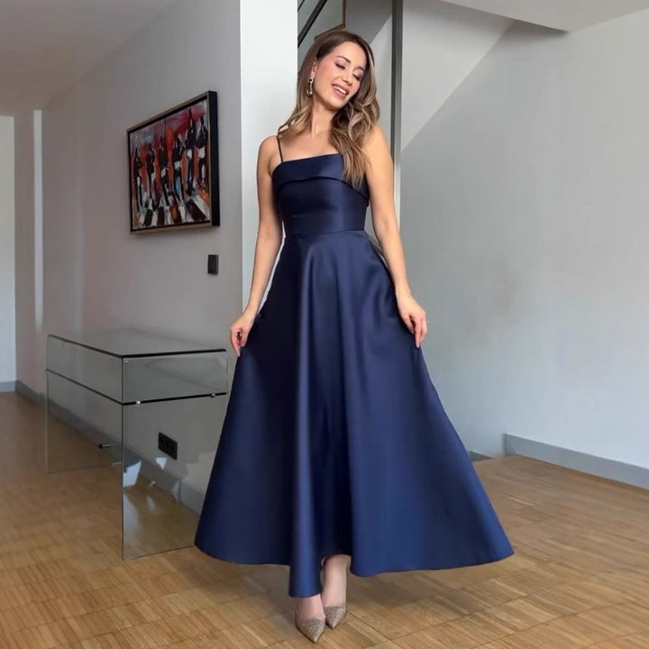 Damer Elegant kvällsklänning med off-shoulder design och voluminös kjol Eva Jonsson-Eva Jonsson