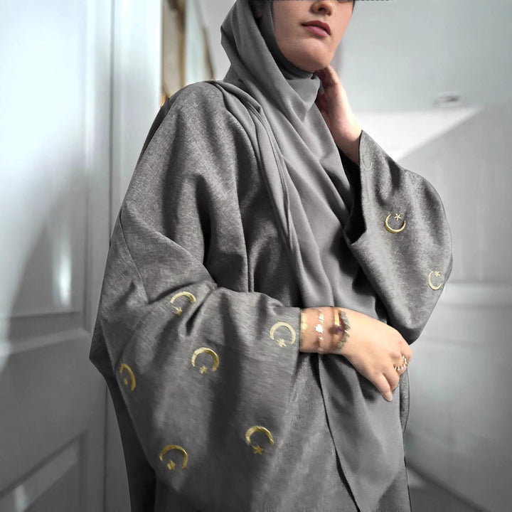Damer Elegant lång Kaftan med broderade symboler Mirla-Eva Jonsson