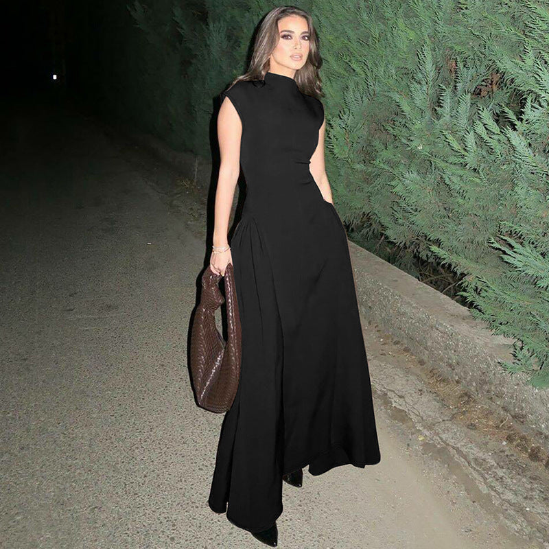 Damer Elegant lång aftonklänning i minimalistisk stil Mirla-Eva Jonsson