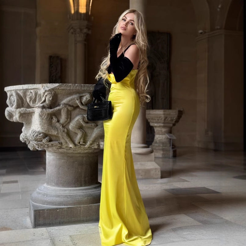 Damer Elegant lång klänning med raffinerad bustier-design och flödande kjol Mirla-Eva Jonsson