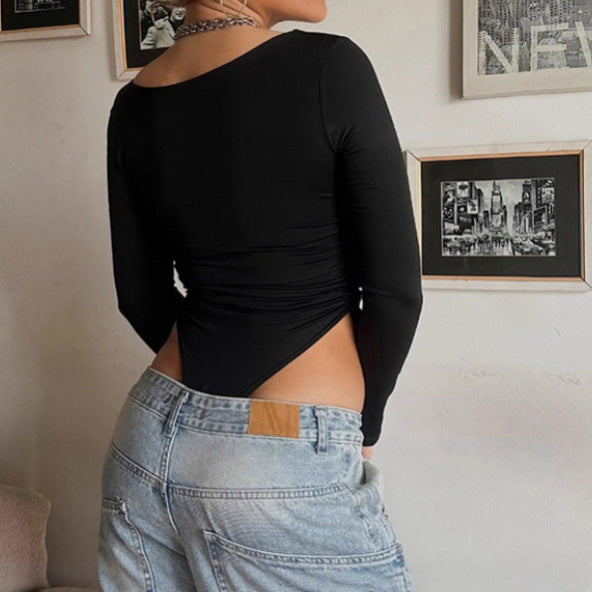 Damer Elegant långärmad bodysuit med rynkade sidodelar och djup utskärning Mirla-Eva Jonsson