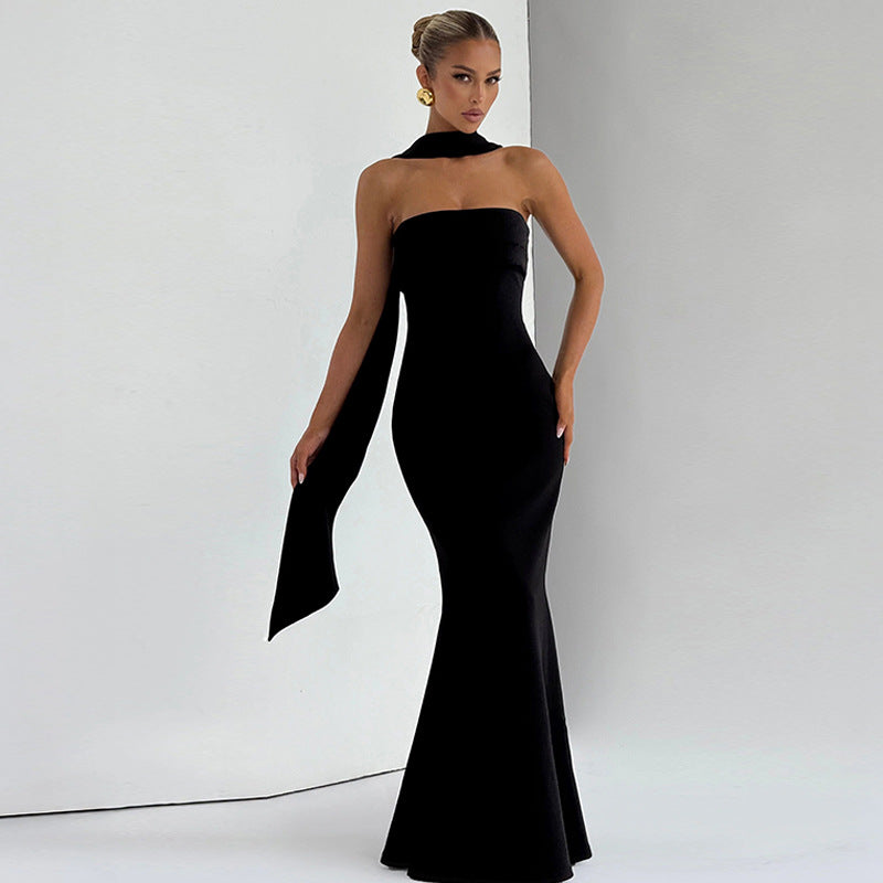 Damer Elegant långärmad maxiklänning med transparenta detaljer Mirla-Eva Jonsson