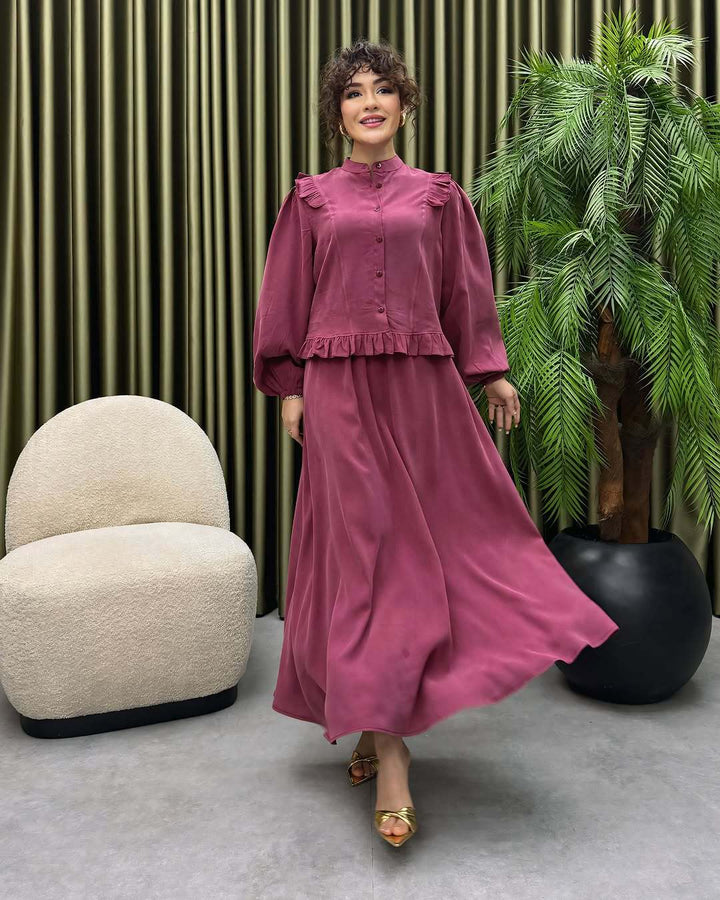 Damer Elegant långt klänning med rynkdetalj Mirla-Eva Jonsson