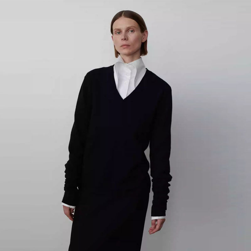 Damer Elegant och Avslappnad Stickad Tröja med V-Hals och Långa Ärmar Mirla-Eva Jonsson